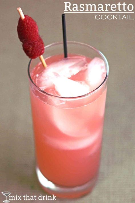 Rasmaretto, a Raspberry-Amaretto Drink Recipe – Mix That Drink Raspberry Vodka Drinks, Amaretto Drinks Recipes, Amaretto Drinks, Cosmo Recipe, Raspberry Drink, Raspberry Cocktail, Amaretto Sour, Raspberry Vodka, Raspberry Sauce