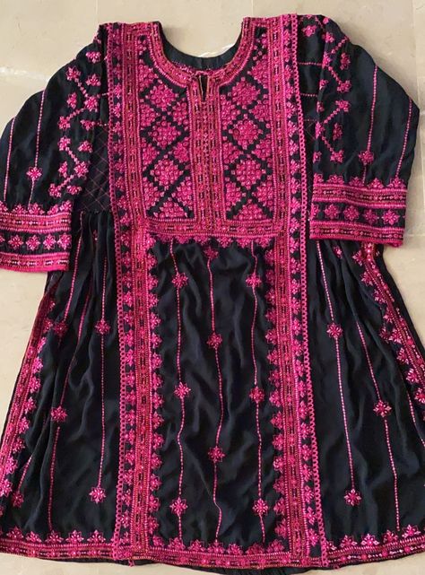 Balochi Kurta Designs, Balochi Dress Design Doch, Balochi Dress Design New, Blochi Design, Balochi Doch, Balochi Dresses, Balochi Embroidery, Bride Heels, Afghani Clothes