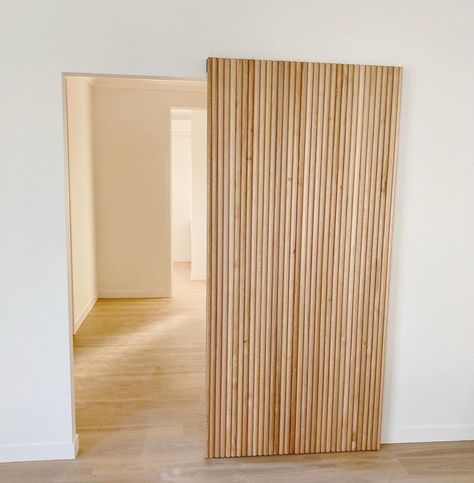 Floating Sliding Door, Internal Timber Doors, Invisible Closet Door, Hidden Track Barn Door, Japandi Sliding Door, Invisible Sliding Door, Barn Door Living Room, Invisible Doors Ideas, Barn Doors In The House