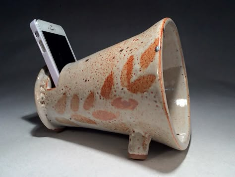 Ceramic Speaker : Brandon Howell Pottery Ceramic Project Ideas, Ceramic Speaker, Clay Project Ideas, High School Ceramics, Beginner Pottery, Pottery Handbuilding, Slab Pottery, Hand Built Pottery, Pottery Tools