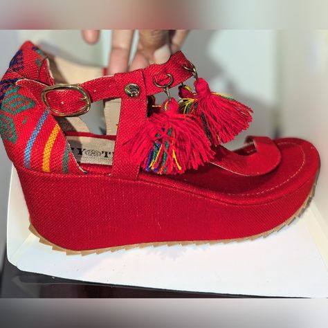 Peyotl Original Mexican Brand, Brand New, Handmade Shoes Mexican Shoes, Shoes Handmade, Shoes Color, Handmade Shoes, Witch, Women Shoes, Brand New, Wardrobe, Red