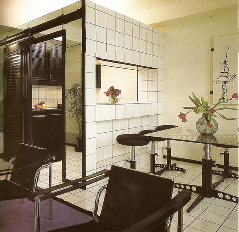 An image from one of my favorite '80s design books: Decoration and Design for the 80's by Pamela Ferguson 1980s Interior Design, 1980s Interior, 90s Interior, 80s Interior Design, 80s Home, 80s Interior, 80s Decor, Retro Interior Design, Interior Vintage