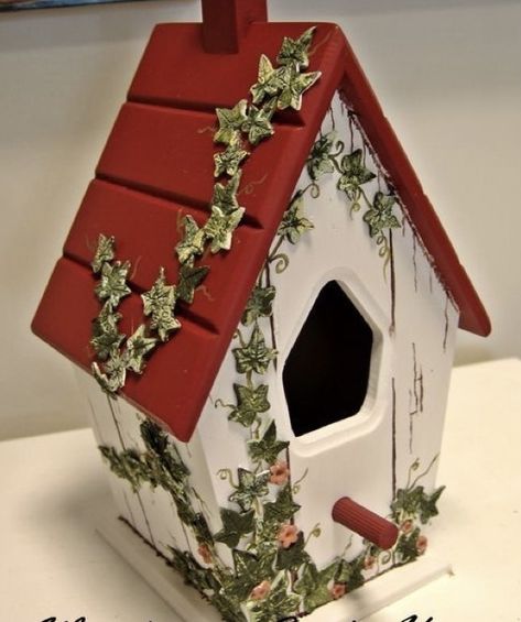 Birdhouse Ornaments, Homemade Bird Houses, Birdhouse Craft, Bird Houses Ideas Diy, Beautiful Birdhouses, Gift Painting, Bird House Plans, Bird House Kits, Bird Houses Painted