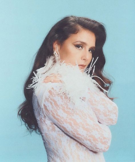 Jessie Ware Just Wants You to Feel Something Disco Euphoria, Jessie Ware, Feel Something, Disco Fever, Best Headphones, Talking Heads, Stevie Wonder, Kylie Minogue, Bride Wear