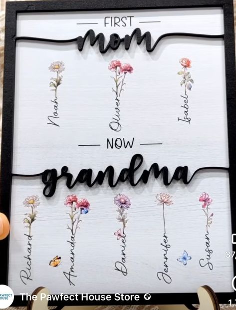 Diy Presents For Grandma, Homemade Gifts For Mom, Xmas Drawing, Presents For Grandma, Grandparents Gifts, Cricut Craft Ideas, Mothers Day Ideas, Picture Canvas, Cute Gifts For Friends