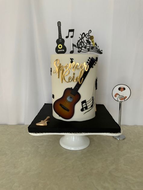 Guitar Cakes For Men, Country Music Cake, Music Cake Ideas For Men, 2023 Cakes, Music Cake Ideas, Guitar Birthday Cakes, Musical Cake, Music Themed Cakes, Music Cakes