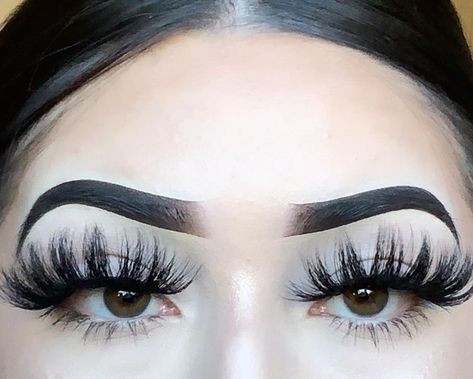 Spike Lashes, Insta Baddie Makeup, Fluffy Eyelashes, Natural Fake Eyelashes, Big Lashes, Eyebrow Makeup Tips, Pretty Lashes, Swag Makeup, Lashes Beauty