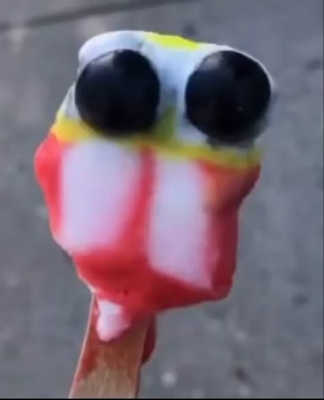 Spongebob Popsicle, Spongebob Square, Spongebob Funny, Me And My Friend, Weird Images, Spongebob Memes, Silly Images, Silly Pictures, Reaction Images