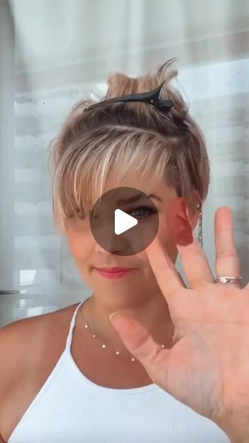 Salirasa - Short Hair Styles | Pixiecut | Undercut on Instagram: "Try part dyed hair with semi permanent color (mine is mixed by my hairdresser)   #salirasa #kurzehaare #kurzhaarfrisur #hairvideo #hairtutorial" Part Dyed Hair, Pixiecut Undercut, Blonde Layered Hair, Short Mullet, Wedding Hairstyles For Medium Hair, Curly Mullet, Mullet Hairstyle Women, Black Curly Hair, Curly Hair Women