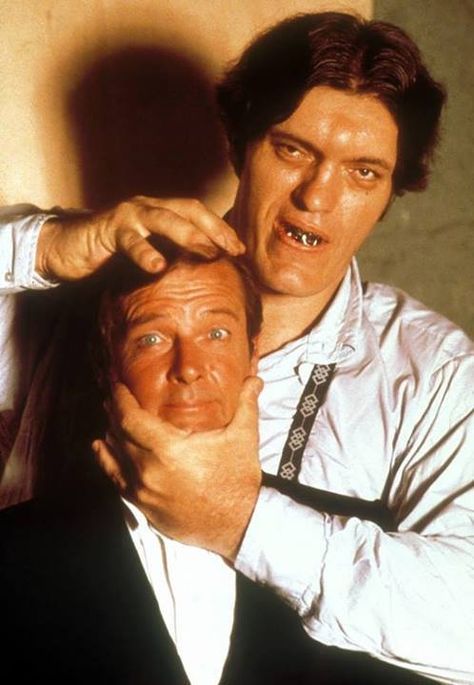 James Bond & Jaws Jaws James Bond, Richard Kiel, The Spy Who Loved Me, Book Of Love, Photos Rares, Bond Series, James Bond Girls, Spy Who Loved Me, 007 James Bond