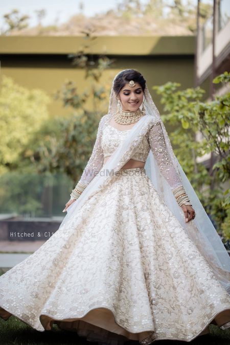 Nikah Lehenga, White Wedding Lehenga, White Indian Wedding Dress, White Lengha, White Bridal Lehenga, Appliqué Work, Bridal Colors, White Lehenga, Wedding Lehenga Designs