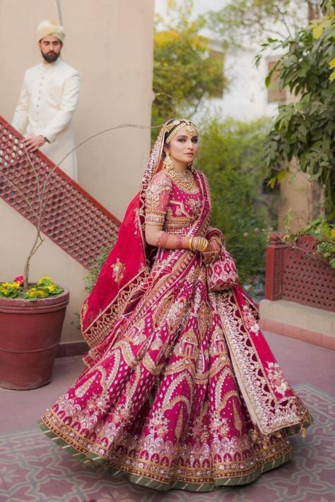 Introducing latest & unique bridal outfits by pakistani designer Mohsin Naveed Ranjha#weddingbazaar #indianwedding #mohsinnaveedranjhabridal #mohsinnaveedranjhadresses #mohsinnaveedranjhagharara #mohsinnaveedranjhabridalred #mohsinnaveedranjhasarees #mohsinnaveedranjhamahirakhan #mohsinnaveedranjhabridaldresses #mohsinnaveedranjhalehenga #mohsinnaveedranjhabrides #mohsinnaveedranjhavelvet #mohsinnaveedranjhawhite #mohsinnaveedranjhanikkah #mohsinnaveedranjhamehndioutfit #mohsinnaveedranjhared Mohsin Naveed Ranjha Bridal, Green Gharara, Mohsin Naveed Ranjha, Bridal Lehenga Designs, Latest Bridal Dresses, Indian Bridal Lehenga, Indian Bridal Fashion, Pakistani Bridal Wear, Luxury Collection