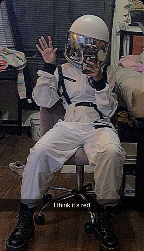 Hot Astronaut Costume, Astronaut Outfit Aesthetic, Astronaut Cosplay, Among Us Cosplay, Among Us Costume, Us Halloween Costume, Alpha Werewolf, Cute Group Halloween Costumes, Astronaut Costume