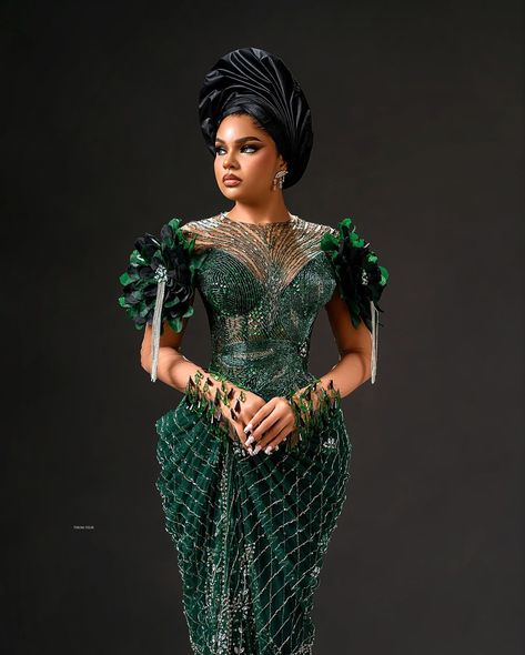 Step Out in Exquisite Style On Your Big Day With This Lovely Inspo Owambe Lace Styles, Lace Gown Style, Igbo Wedding Dress, Nigerian Bridesmaid Dresses, Nigerian Wedding Dresses Traditional, Lace Styles For Wedding, Custom Bridal Dress, Aso Ebi Lace Styles, Lace Dress Classy