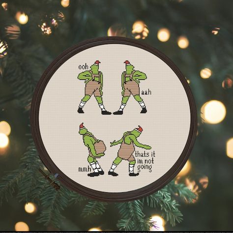 NicheStitches - Etsy Dr Seuss Grinch, Grinch Who Stole Christmas, Dragon Cross Stitch, Diy Christmas Ornament, Diy Holiday Decor, Cross Stitch Patterns Christmas, Modern Cross Stitch Patterns, Grinch Christmas, Christmas Cross