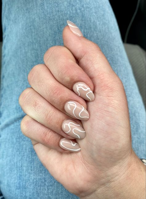 Simple Round Nails, Nude Abstract Nails, Tan Nails Design, Abstract Swirl Nails, Tan Nail Designs, Squiggle Nails, Pattern Nails, Cowboy Nails, Future Nails