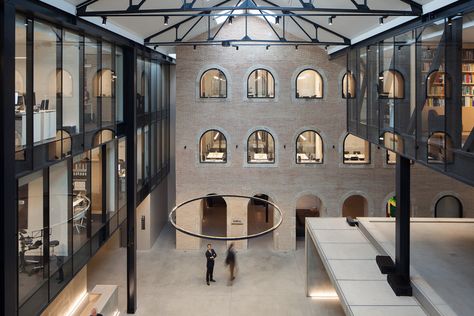 Historical Building Renovation, Architecture Museum, Arch Inspiration, University Design, Renovation Architecture, Gallery Lighting, Building Renovation, Lan Can, Architecture Awards