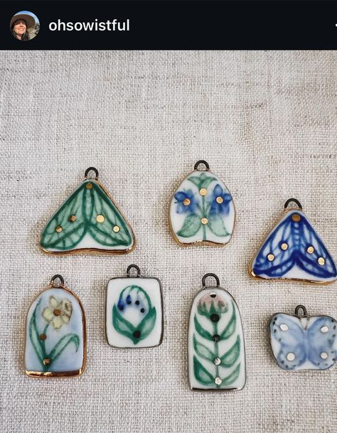 Pottery Jewelry Ideas, Ceramic Charms, Paper Mache Clay, Air Dry Clay Projects, Polymer Clay Jewelry Diy, Ceramics Pottery Art, Porcelain Jewelry, Clay Art Projects, Clay Jewelry Diy