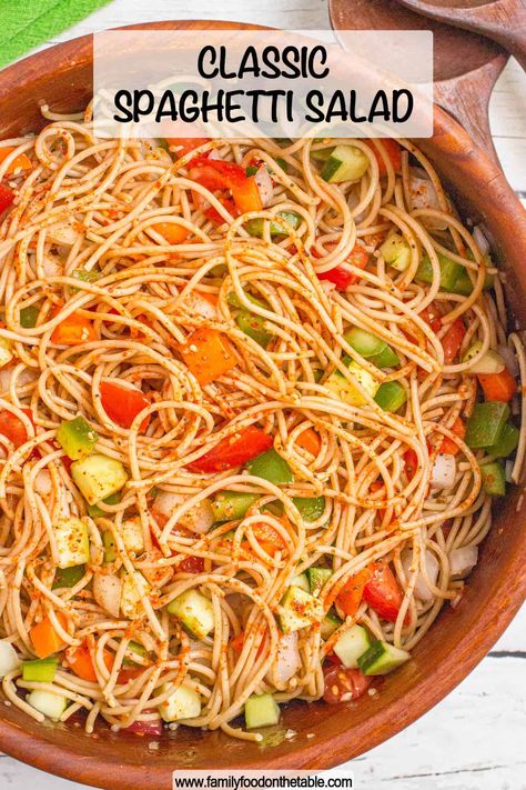 My mom��’s classic spaghetti salad with tomatoes, cucumber, green pepper, carrots and Italian dressing is a great summer side and perfect for sharing! Spagetti Salad Recipes, California Spaghetti Salad Recipe, Cold Spaghetti Salad, Spaghetti Pasta Salad, Salad With Tomatoes, Creamy Pasta Salads, Spaghetti Salad, Cold Pasta Salad Recipes, Best Macaroni Salad