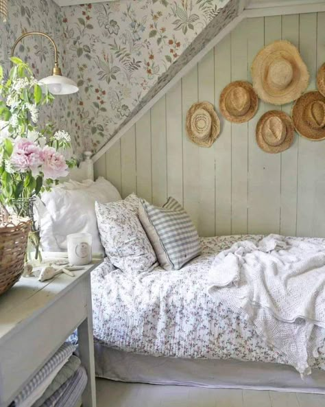 Vibeke in Torp Ekekullen Girly Interior, Cottagecore Bedroom Ideas, Country Cottage Bedroom, Cottagecore Bedroom, Stone Street, Casa Country, Cottage Bedroom, Country Bedroom, Dreamy Bedrooms