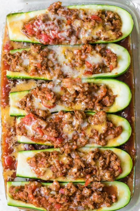 Italian Tacos Keto, Taco Zucchini Boats, Zucchini Tacos, Zucchini Taco Boats, Taco Boat Recipes, Taco Zucchini, Spicy Zucchini, Mexican Zucchini, Taco Boats