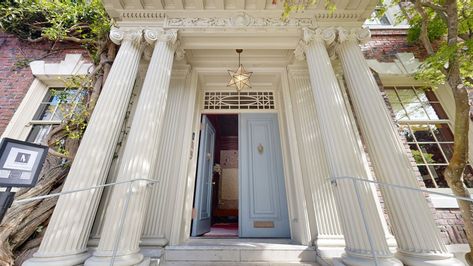 This prestigious home has been reimagined by some of the Bay Area’s top designers. Be inspired, room-by-room, as you explore the Matterport. Matterport Nyc Townhouse, Boston Matterport, Matterport San Francisco, Matterport Washington Dc, San Francisco Matterport, Matterport New York City, Matterport Townhouse, Matterport Mansion Tour, Matterport Penthouse