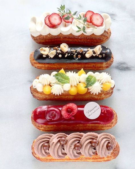 Patisserie Fine, Eclair Recipe, Gourmet Desserts, Beautiful Desserts, Fancy Desserts, Plated Desserts, Baking And Pastry, Cute Desserts, Eclairs