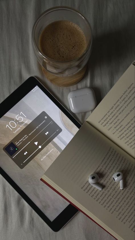 Ipad And Coffee Aesthetic, Ipad Aesthetic Instagram Story, Airpods Story Instagram, Ipad And Airpods Aesthetic, E Books Aesthetic, Coffee Ipad Aesthetic, Ipad Photo Aesthetic, Book With Coffee Aesthetic, Coffee With Book Aesthetic