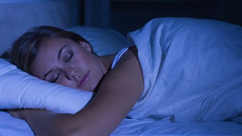 That evening glass of wine isn't easing you into sleep; it's contributing to your restless nights. Learn what to drink and eat instead, and finally get the sleep you need. Adrenal Fatigue Symptoms, Ways To Fall Asleep, Natural Sleep Aids, Sleep Remedies, Sleep Cycle, Adrenal Fatigue, Natural Sleep, Deep Sleep, Insomnia