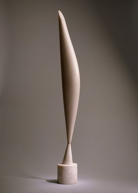 Bird in Space – Constantin Brancusi (1923), Marble sculpture, 145x16.5cm. Metropolitan Museum of Art/ Florence M. Schoenborn. #ModernArt #ModernSculpture #EuropeanArt #20's #Twenties Brancusi Sculpture, Constantin Brancusi, Figurative Kunst, Istoria Artei, Action Painting, Marble Sculpture, Bird Sculpture, Sculpture Installation, Modern Sculpture