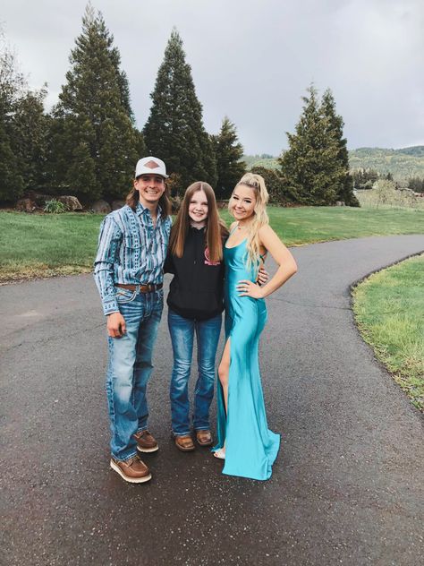 Western Homecoming Dresses, Rodeo Prom, Western Prom Dresses, Western Prom, Short Hoco Dresses, Banquet Outfit, Country Prom, Mermaid Gown Prom, Yellow Evening Dresses