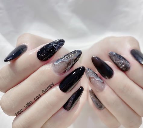 Korean Nail Black, Korean Nails Designs Black, Korean Black Nails Design, Nail Korean Style Black, Korean Nail Art Black, Black Douyin Nails, Black Korean Nails, Douyin Nails, Nail Sunny