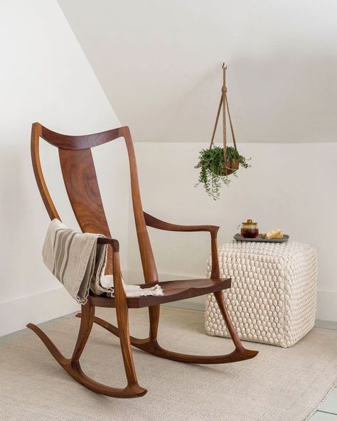 Small Bedroom Chairs, Thos Moser, Small Chair For Bedroom, Bedroom Chairs, Interiors Dream, American Furniture, Design Magazine, Bedroom Chair, Fine Woodworking