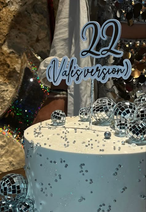 #taylor #taylorswift #22 #cake #cakeinspiration #cakeideas #mirrorball #taylornation Mirror Ball Cake Taylor Swift, Mirrorball Cake Taylor Swift, Mirrorball Birthday Cake, Mirrorball Themed Party, Two Teir Birthday Cakes, Cake 22 Birthday, 22 Birthday Aesthetic, Mirrorball Birthday, 22 Bday Cake