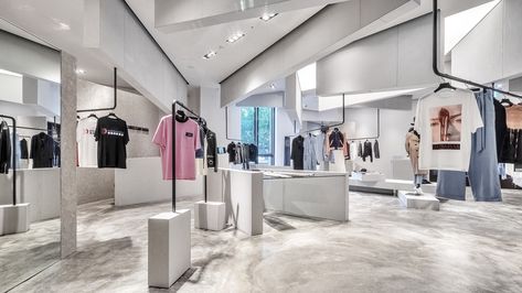 Christian Dada Taipei,© Rex Chu Zara Shop, Zara Store, Sleek Decor, Store Design Boutique, Store Layout, Store Interiors, Shop Front Design, Store Design Interior, Store Interior