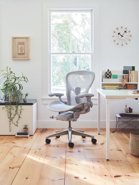 7 Sustainable Office Chairs That Will Give You The Support You Need Best Ergonomic Office Chair, Miller Homes, Best Office Chair, Comfortable Office Chair, Best Office, Work Chair, Plywood Furniture, Ergonomic Office, Arne Jacobsen