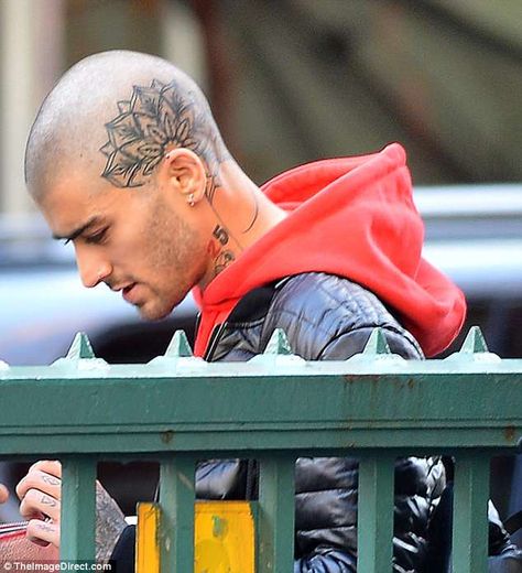 Head Tattoo Men, Bald Tattoo, Bald Head Tattoo, Back Of Neck Tattoo Men, Neck Tattoos For Men, Tattoo Crane, Zayn Malik Tattoos, Best Neck Tattoos, Kiss Tattoos