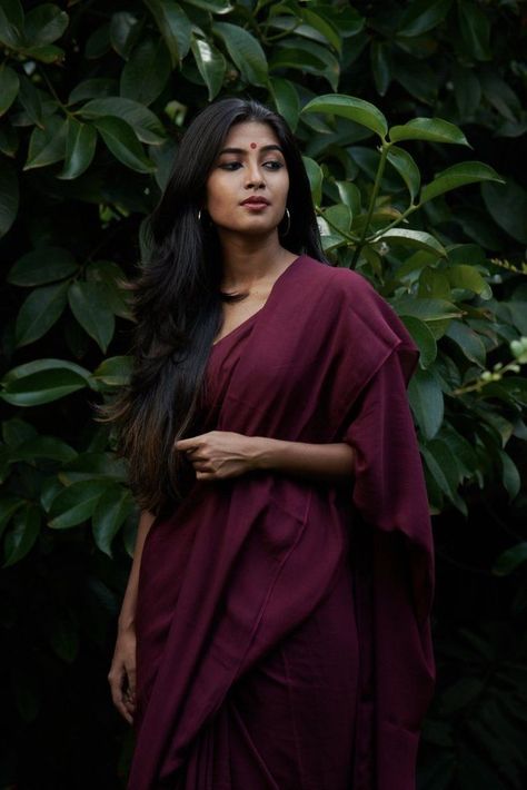 Sarees: Buy Designer Kaithari Saree Online Dark Saree Aesthetic, Kaithari Saree, Dark Saree, Saree Shoot, Saree Wearing Styles, Saree Poses, Indian Photoshoot, Saree Photoshoot, Self Portrait Poses