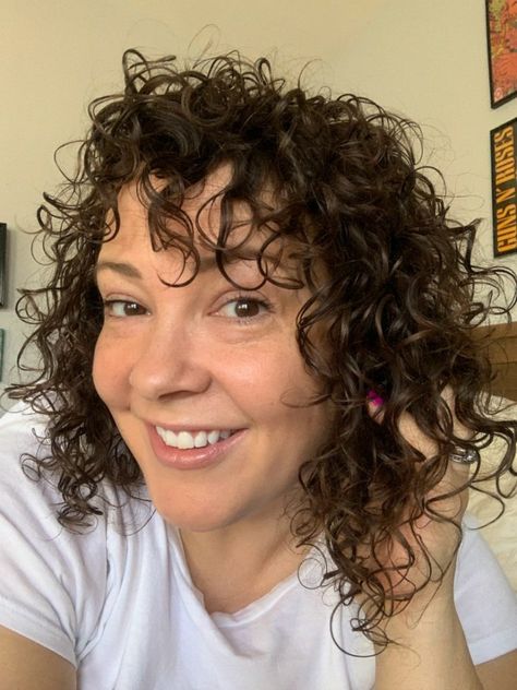 Permed Mullet, Wardrobe Oxygen, Fine Curly Hair, Curly Hair Women, Inspiring Women, Curly Hair Routine, Curly Hair With Bangs, Thinning Hair, Curly Hair Care