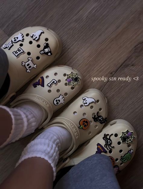 Bone Crocs Jibbitz Ideas, Bone Crocs Outfit, Decorated Crocs, Athleisure Fits, Croc Outfits, Jibbitz Ideas, Halloween Crocs, Croc Decorations, Croc Jibbitz