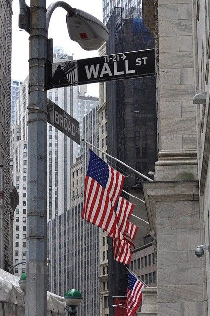 Wall Street Aesthetic, Holidays In New York, New York Wallpaper, New York City Aesthetic, York Wallpaper, Wolf Of Wall Street, New York City Travel, Nyc Trip, Investment Banking