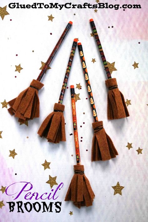 Halloween Bunco, Witch Brooms, Moldes Halloween, Halloween Brooms, Kids Halloween Food, Halloween Class Party, School Halloween Party, Room On The Broom, Dollar Tree Halloween