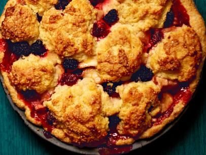 Apple-Berry Cobbler Pie Best Quiche Recipe Ever, Best Ever Apple Pie, Thanksgiving Desserts Apple, Best Quiche Recipes, Berry Cobbler Recipes, Apple Berry, Best Apple Crisp, Fun Thanksgiving Desserts, Food Network Chefs