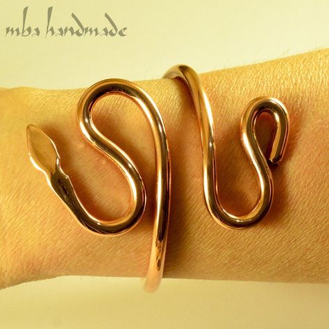 Brass Jewelry Handmade, Shiney Things, Handmade Copper Bracelet, Brass Jewellery Handmade, Copper Crafts, Wire Wrap Jewelry Designs, Copper Diy, Cuff Bracelets Handmade, Diy Jewlery