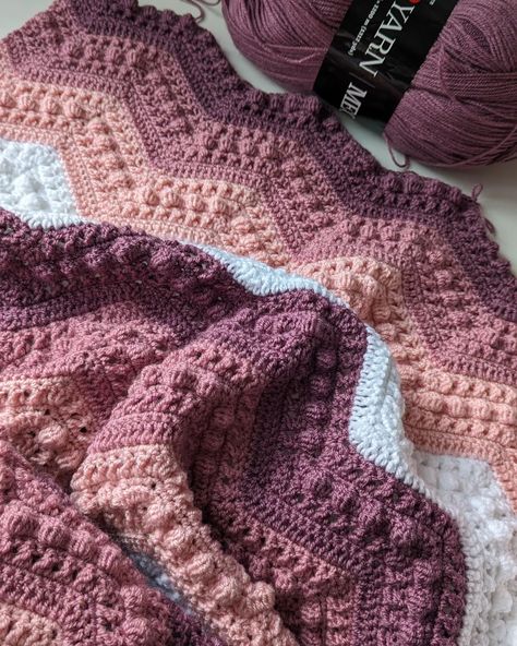 🩷🌸 Last row 🌸🩷 . I think I'm a little bit sad to be finishing this blanket 😂 it's so beautiful and I'm obsessed with these colours 🩷🌸 . The pattern is by @thecrochetcrowd and it's called the hugs and kisses blanket 🌸🩷 . Yarn was kindly gifted to me by @hobbii_yarn and it's the mega ball yarn, the shades are . 🩷 Powder blush 🌸 Dusty rose 🩷 Mauve . . . #crochetfun #crochetersofinstagram #crochetaddicted #crochetersofig💙 #crochetlover #crochetgram #crochetpattern #crochetinspiration #crochet... Hugs And Kisses Crochet Blanket Pattern, Hugs And Kisses Blanket, Hobbii Yarn, Crochet Lovers, Powder Blush, Hugs And Kisses, So Beautiful, Dusty Rose, Crochet Projects