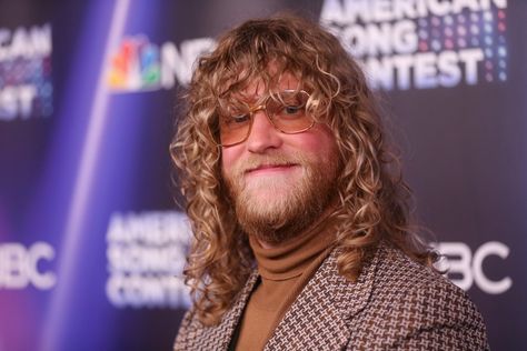 NBC��’s hit reality show American Song Contest. saw Washington’s Allen Stone battle it out with ten other artists Let’s take a closer look at the contestant. Who is Allen Stone? Allen Stone is an American soul and R&B musician. Born March 13, 1987, Allen describes himself as “a hippie with soul,” and his music reflects both […] Allen Stone, American Songs, Ellen Degeneres Show, Macklemore, David Letterman, Dave Matthews, Best Songs, Reality Show, Celebrity News