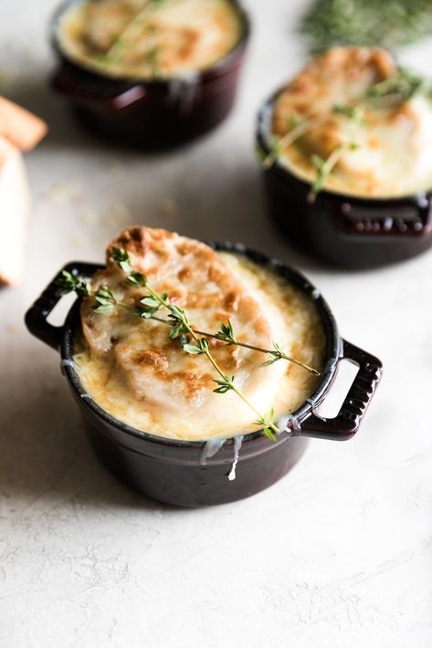 Mini Cocotte Recipe, Consomme Recipe, Cocotte Recipe, Classic French Onion Soup, French Onion Soup Recipe, Onion Soup Recipes, Homemade Soup Recipe, Dutch Oven Recipes, Melty Cheese