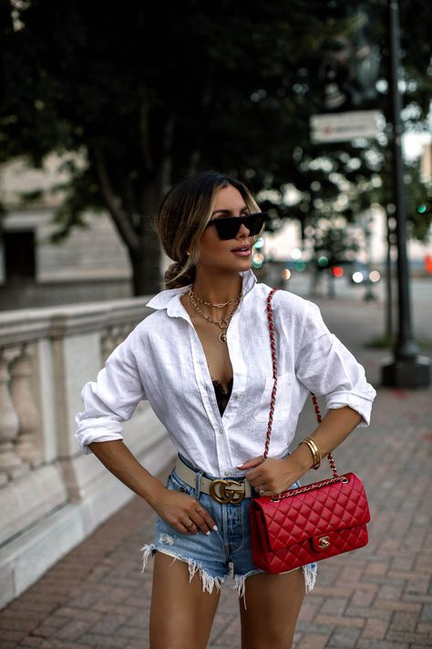 Outfit Bralette, Maria Vizuete, Linen Shirt Outfit, Button Down Outfit, Mia Mia Mine, Denim Shorts Outfit, Mia Mia, Bralette Outfit, White Linen Shirt