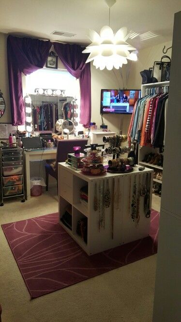 Spare Room turned Closet "Diva Room" Diva Room, Spare Room Closet, Dressing Room Closet, Woman Cave, Vanity Room, Dream Closets, Glam Room, Makeup Rooms, Closet Makeover