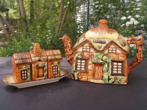 Cottage Pottery, Cottage Teapot, Wood Teapot, Teapot Cookies, Porcelain Dishes, Teapot Vintage, Novelty Teapots, Vintage Teapot, English Pottery